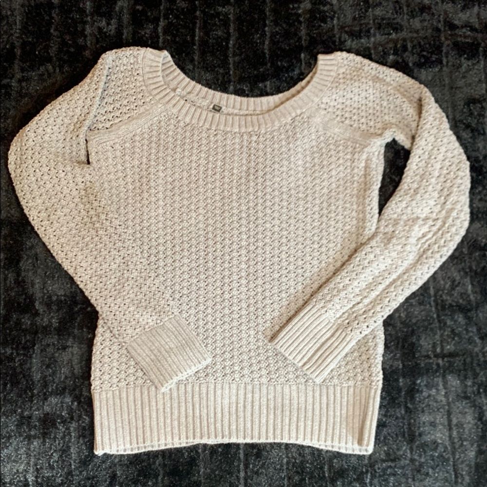Guess Gray Crew Neck  hunky Knit Sweater Size Medium